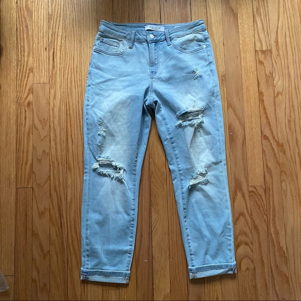 Judy Blue light wash boyfriend jeans
